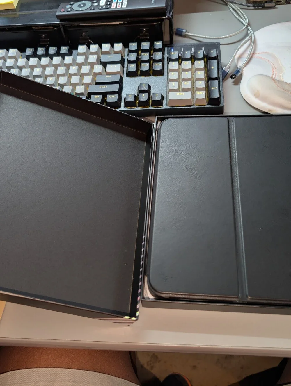 1-iPad 2022 Case in Black